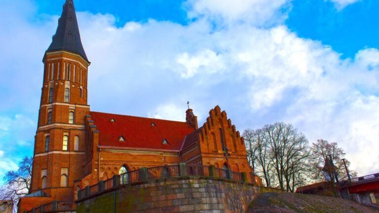 KRAJE NADBAŁTYCKIE - " Bałtycki szlak z przeprawą do Helsinek". Opieka duchowa: ks. Piotr Mendel