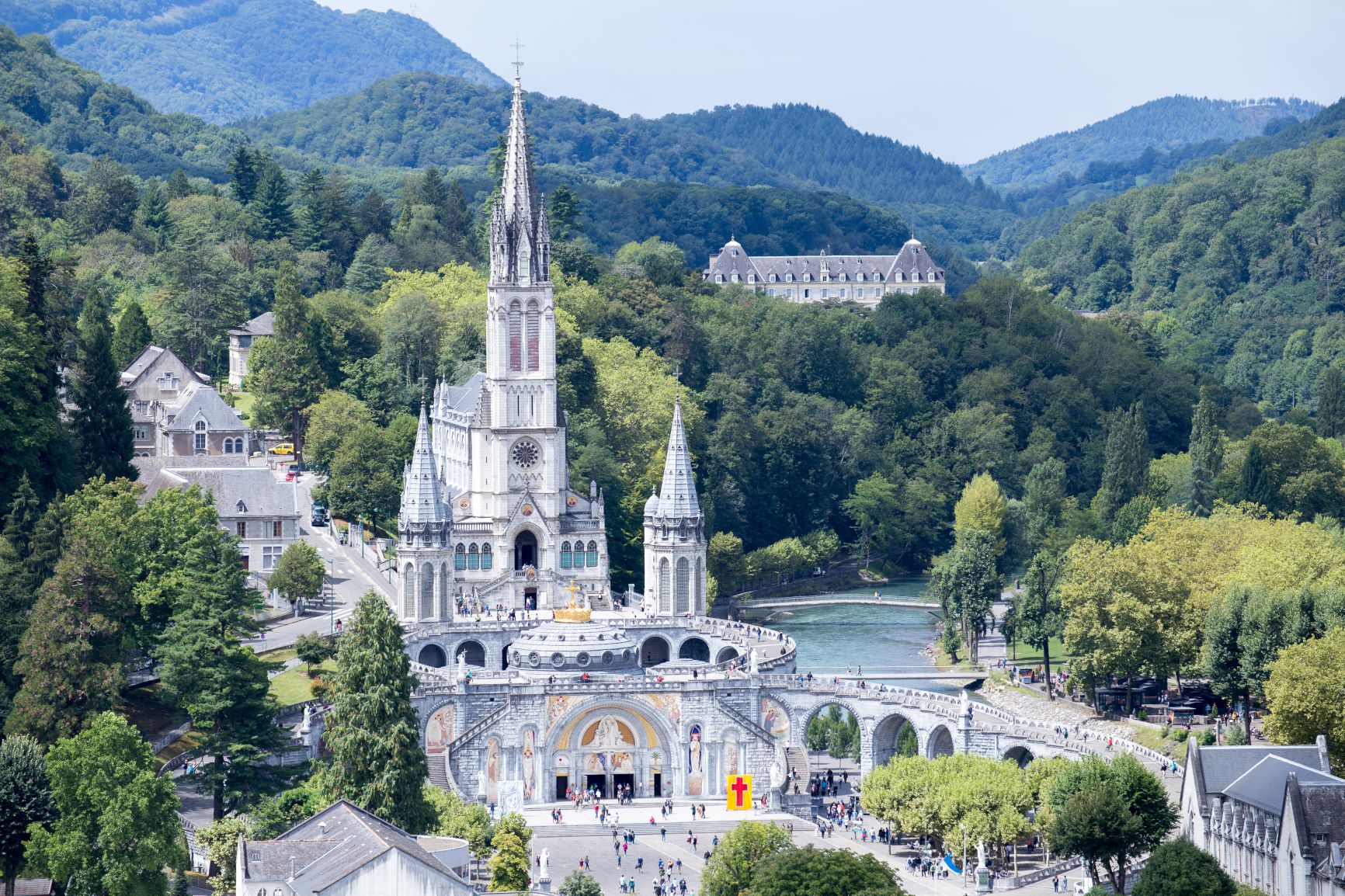 PIELGRZYMKA DO FRANCJI I HISZPANII - "Pielgrzymka Sercem Katalonii i Duszą Lourdes " z wypoczynkiem na Costa Brava | Opieka duchowa: ks. Ryszard Madej