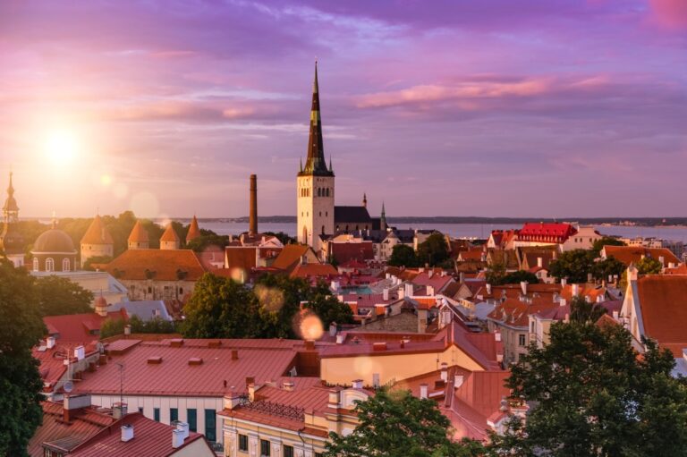 PIELGRZYMKA DO KRAJÓW NADBAŁTYCKICH Z PRZEPRAWĄ DO HELSINEK. Opieka duchowa: ks. Robert Strzemieczny