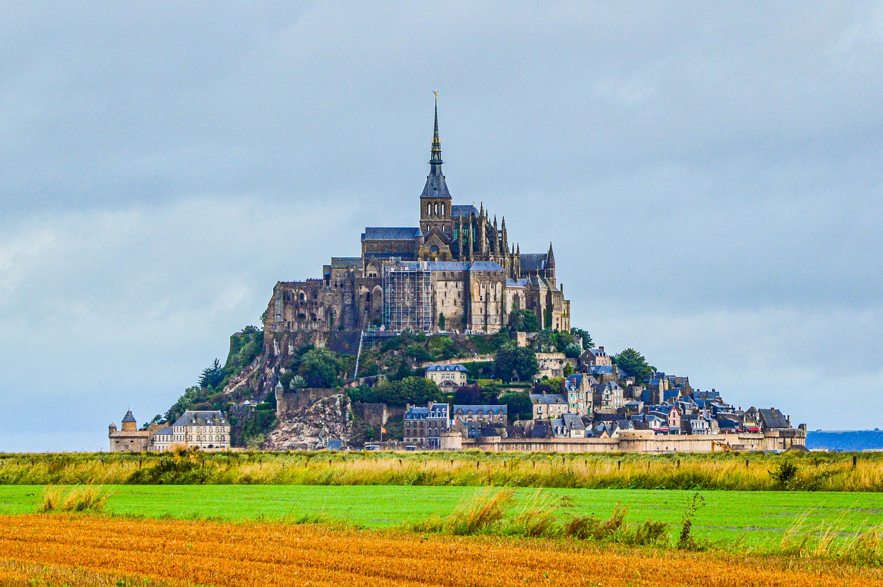 MONT SAINT-MICHEL. Trzecie cięcie miecza św. Michała Archanioła.