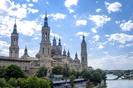SARAGOSSA. Pierwsze w historii objawienie Maryi.