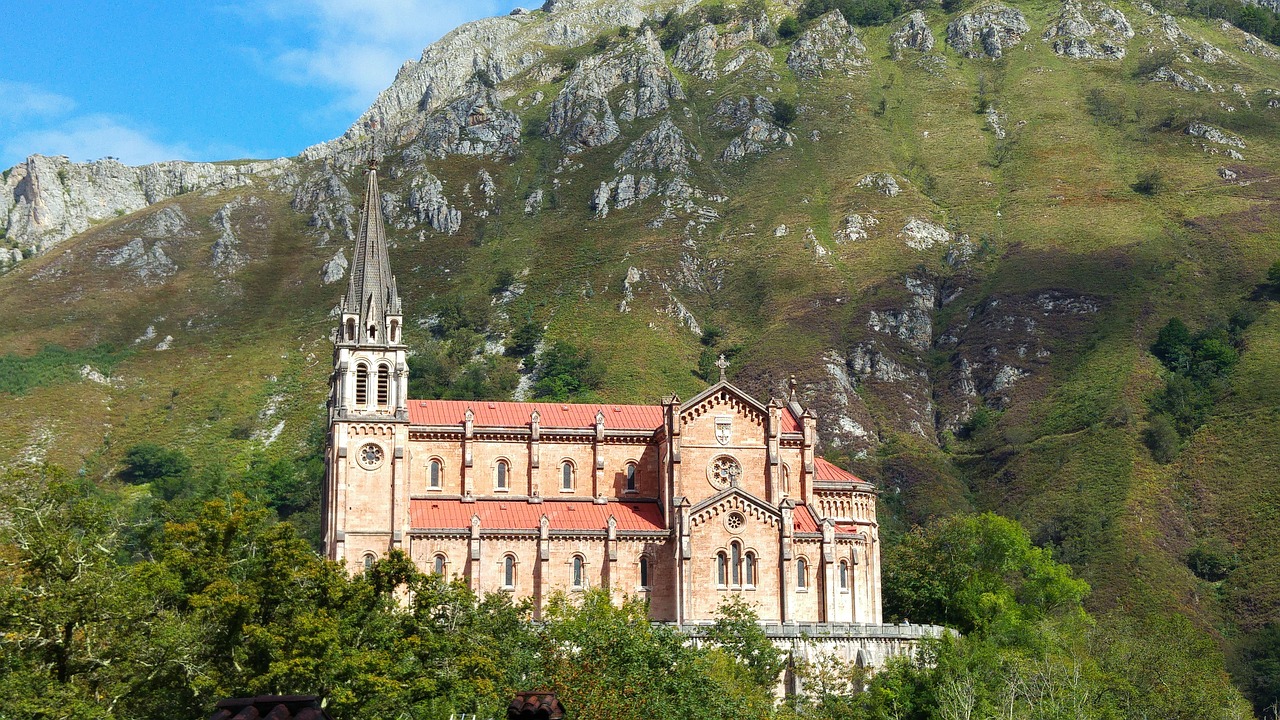 COVADONGA. Bitwa, która zatrzymała Islam na Półwyspie Iberyjskim.